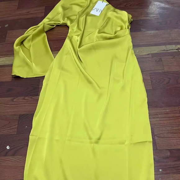 Zara SATIN EFFECT ASYMMETRIC DRESS - Picture 2 of 7